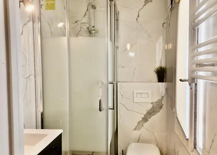 Elegant Area And Center Of Lejlighed Paris